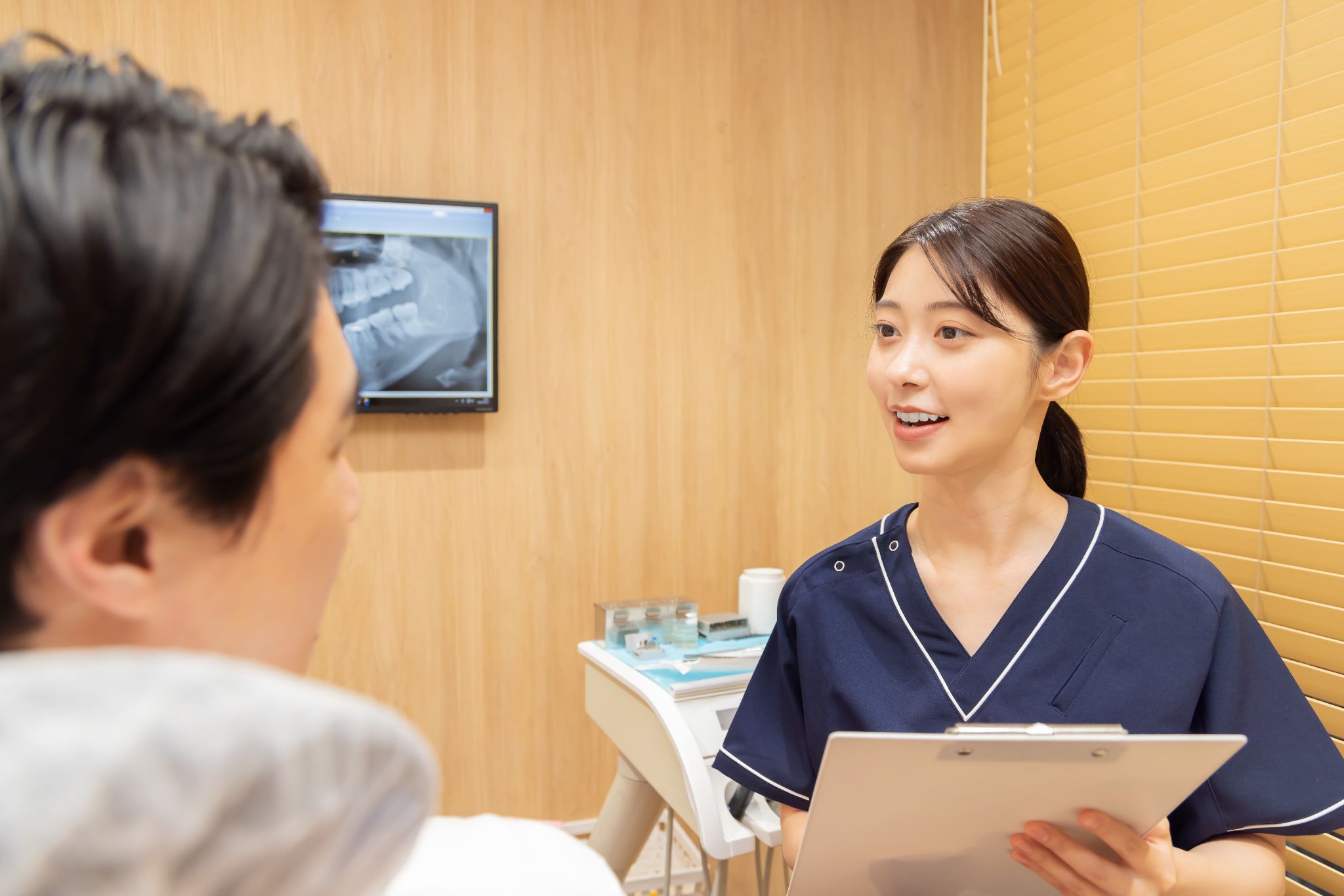インプラントは原則として保険適用外